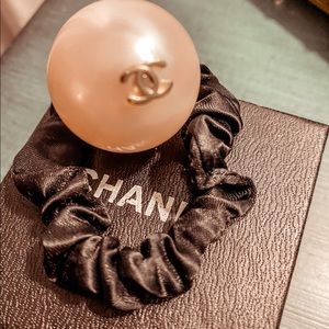 Chanel hair tie in excellent condition